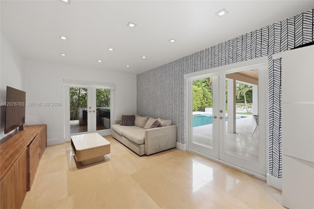 For Sale: $6,350,000 (4 beds, 3 baths, 2761 Square Feet)