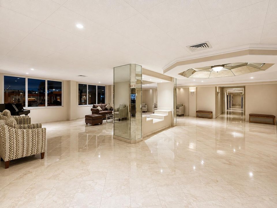 Lobby (1)