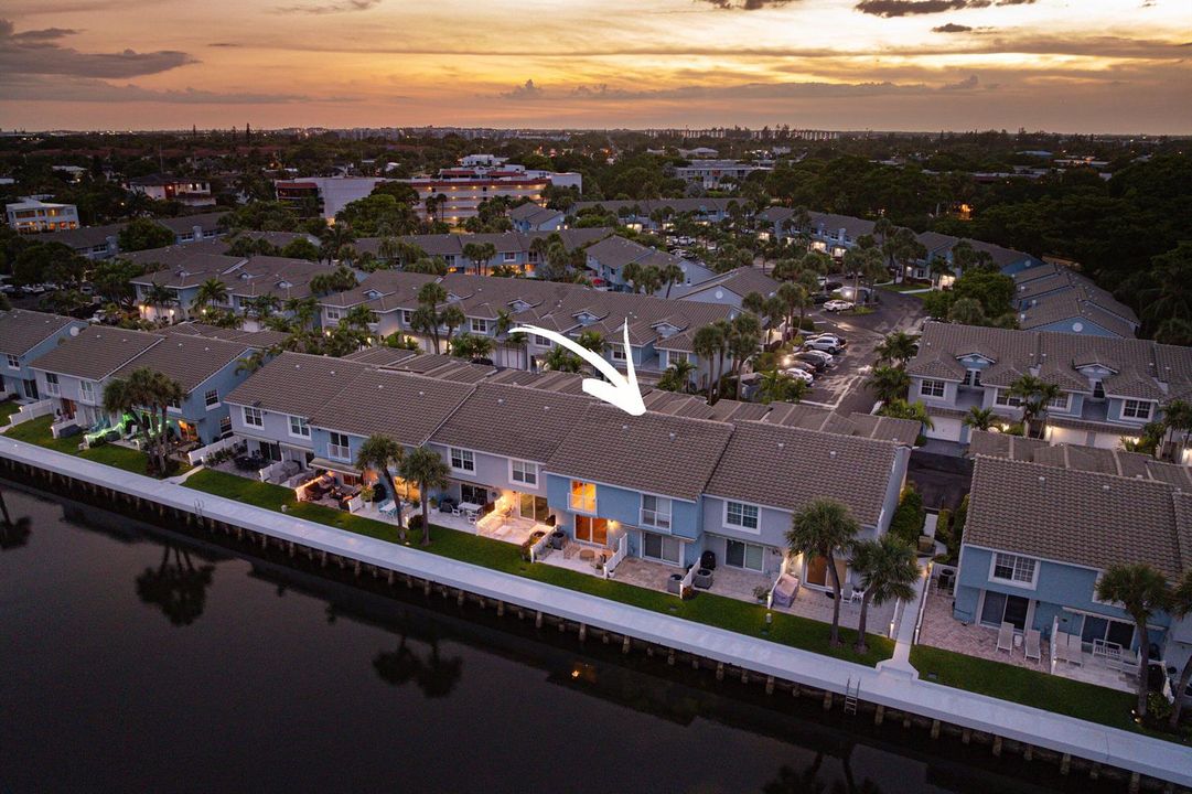 063-900JefferyStreet-BocaRaton-FL-33487-