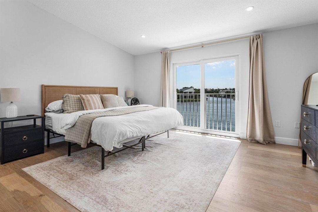 021-900JefferyStreet-BocaRaton-FL-33487-