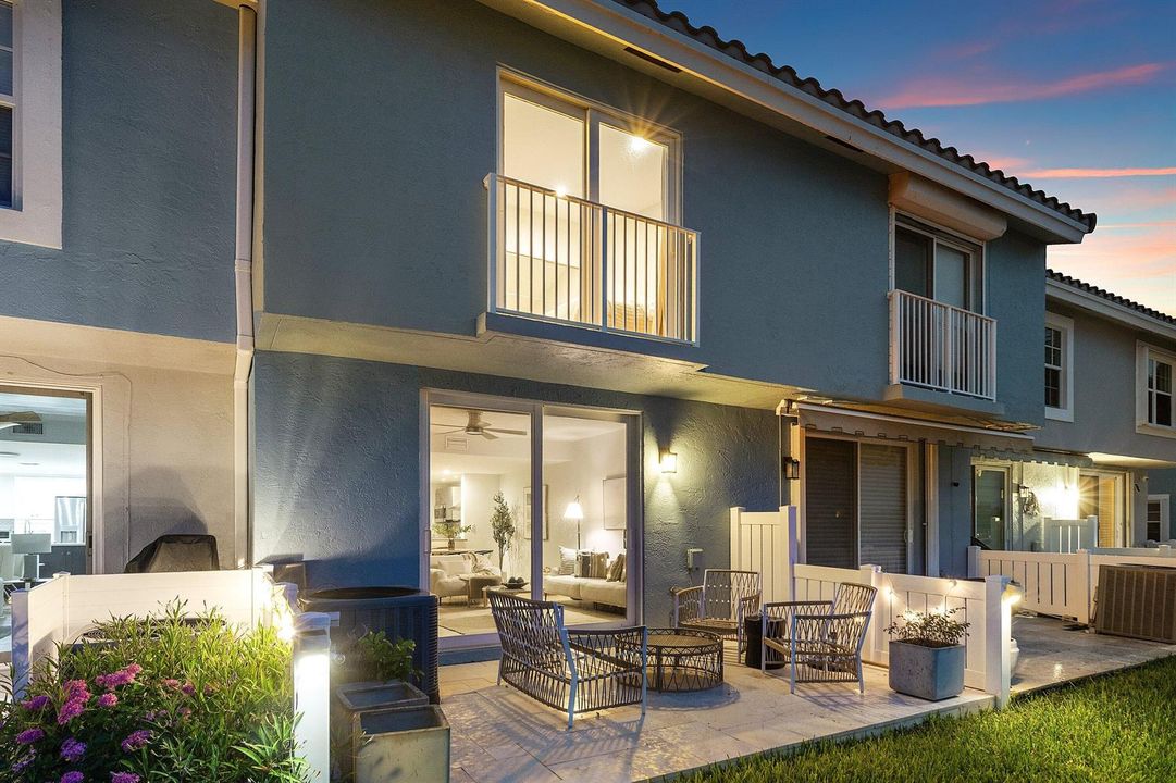 056-900JefferyStreet-BocaRaton-FL-33487-