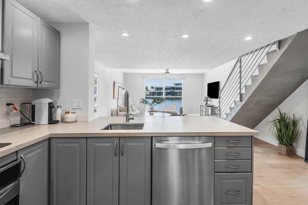 008-900JefferyStreet-BocaRaton-FL-33487-