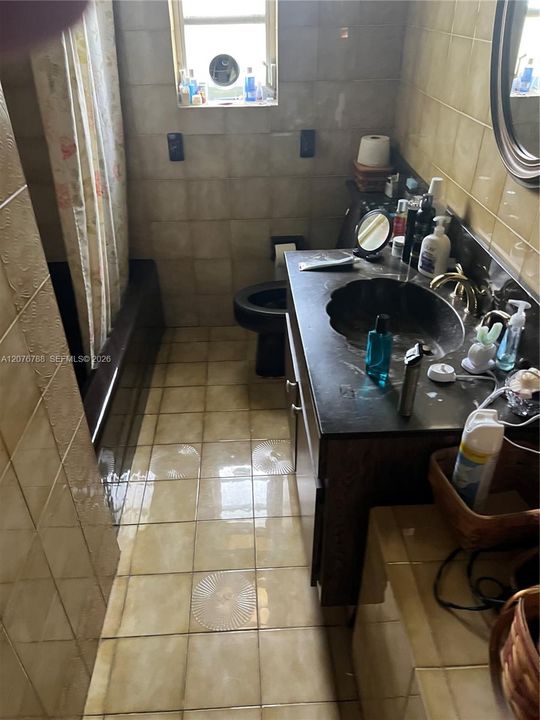 En Venta: $1,195,000 (3 camas, 2 baños, 2617 Pies cuadrados)