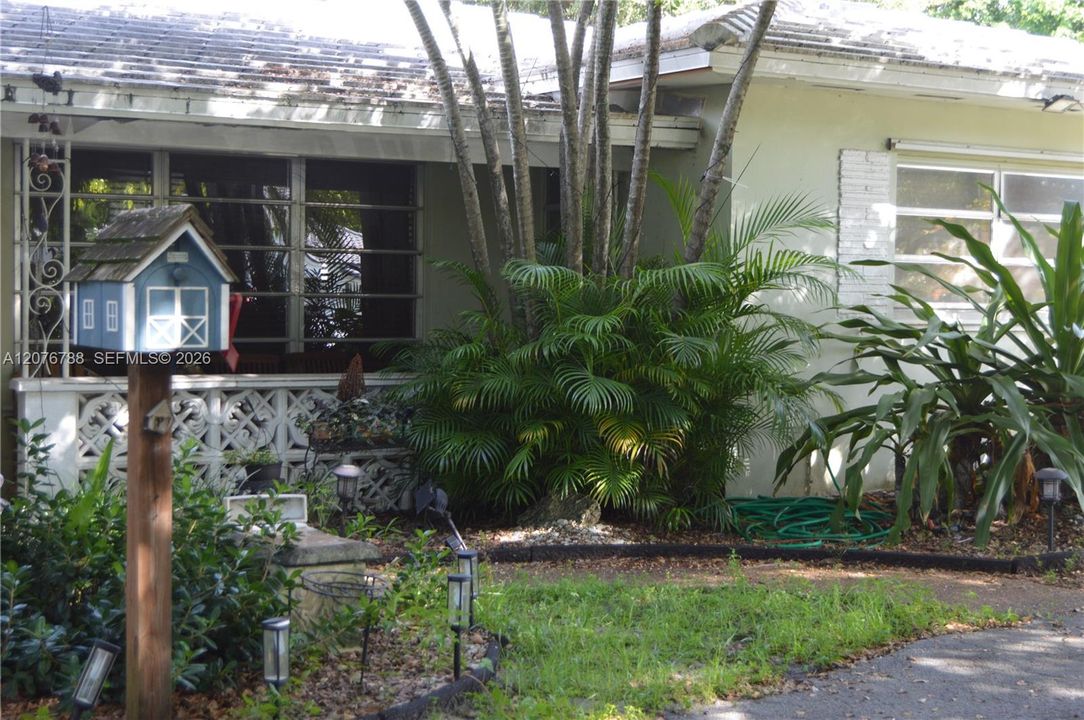 En Venta: $1,195,000 (3 camas, 2 baños, 2617 Pies cuadrados)