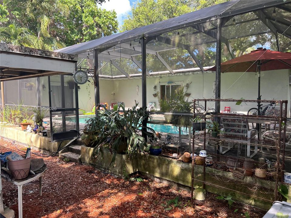 En Venta: $1,195,000 (3 camas, 2 baños, 2617 Pies cuadrados)