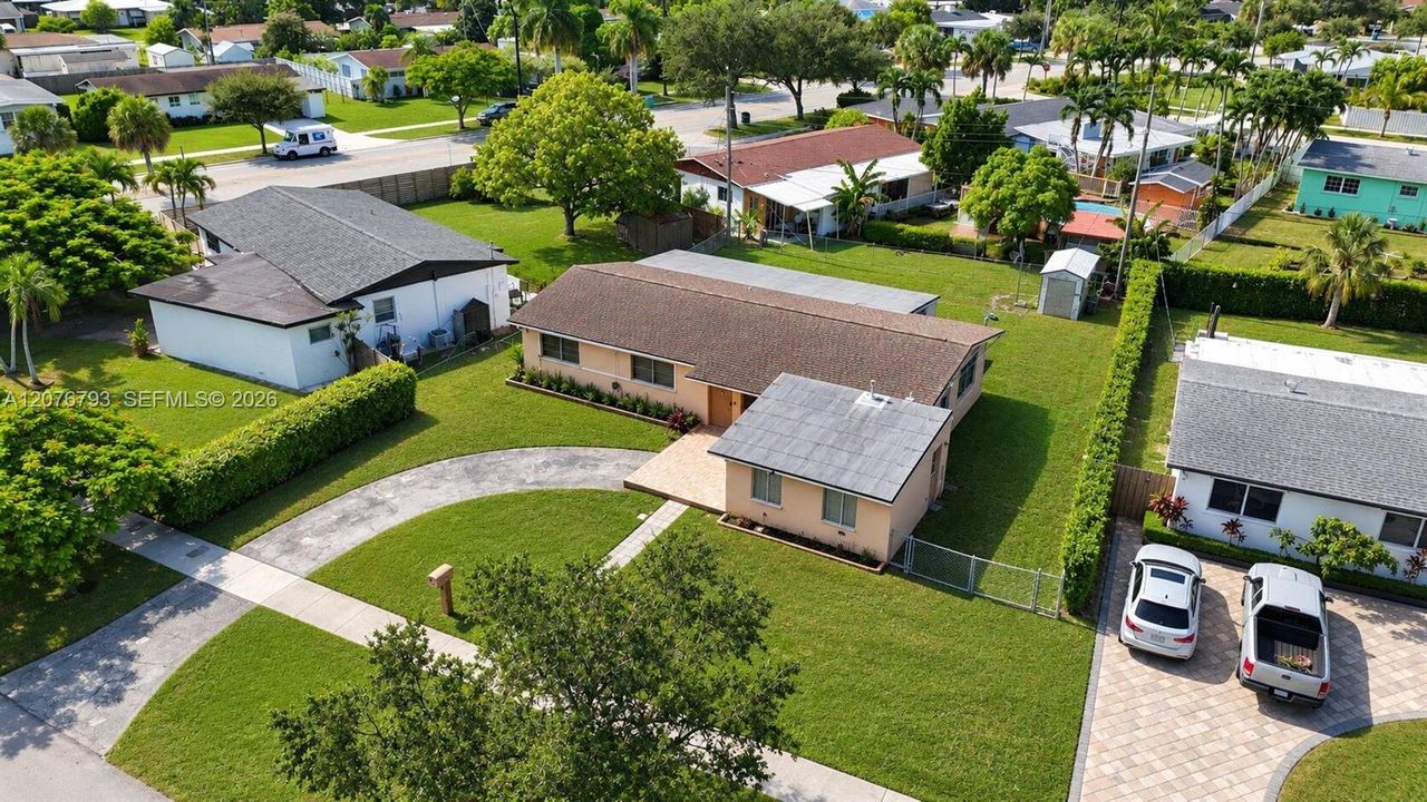 На продажу: $550,000 (3 спален, 2 ванн, 1944 Квадратных фут)
