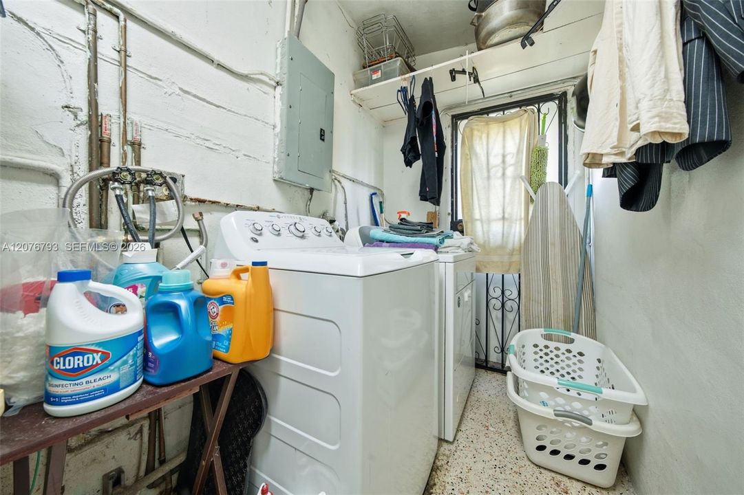 На продажу: $550,000 (3 спален, 2 ванн, 1944 Квадратных фут)