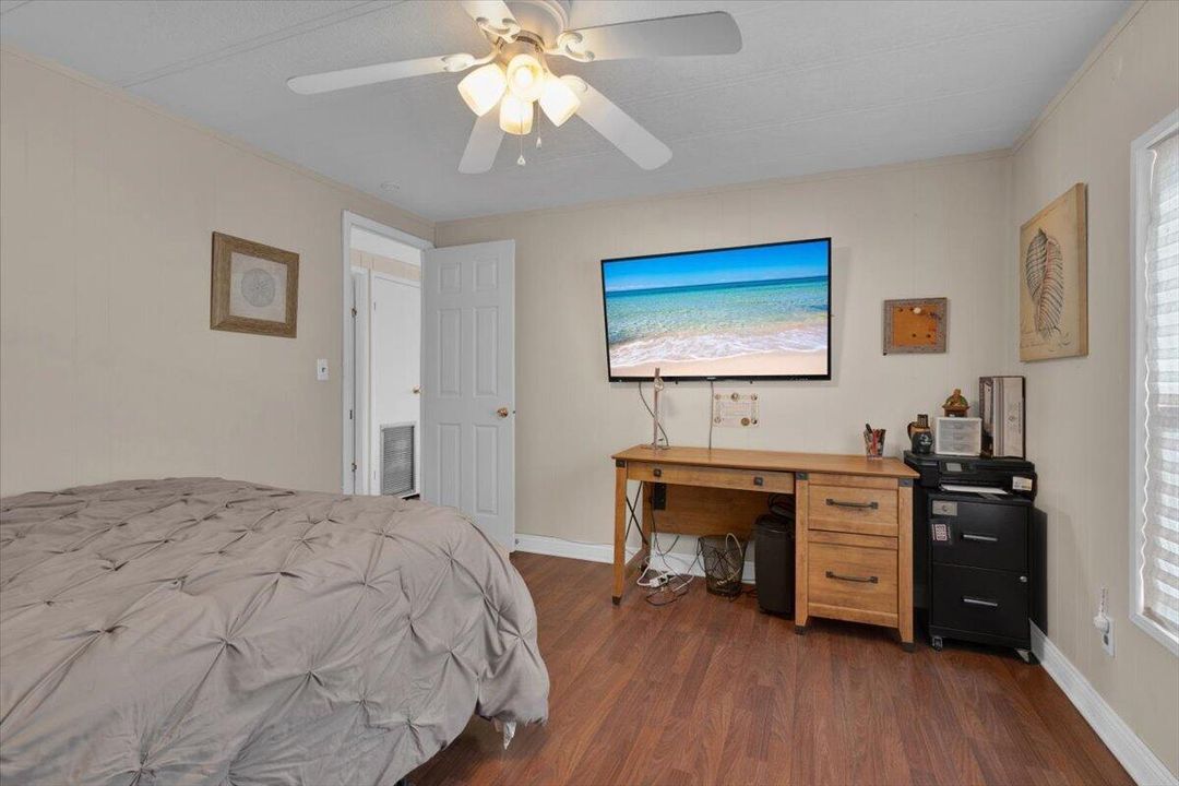 BEDROOM 2