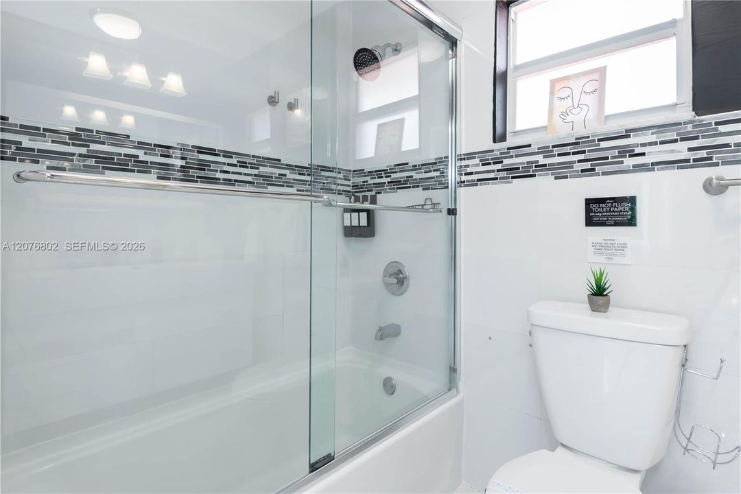 En Venta: $1,150,000 (4 camas, 3 baños, 2838 Pies cuadrados)