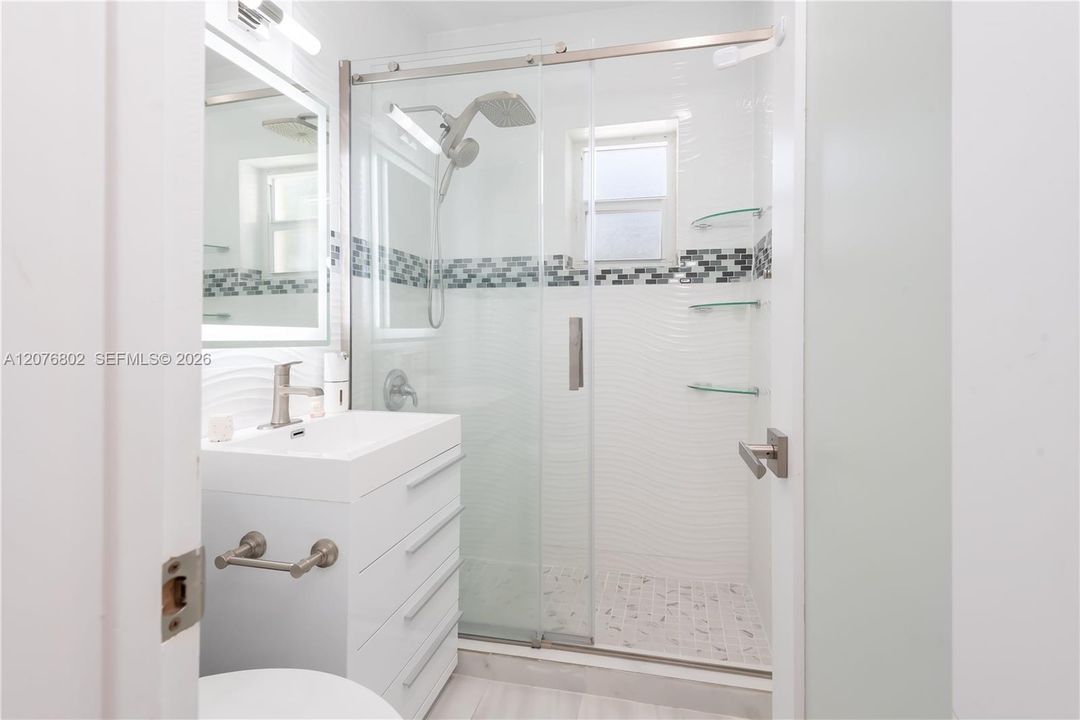 En Venta: $1,150,000 (4 camas, 3 baños, 2838 Pies cuadrados)