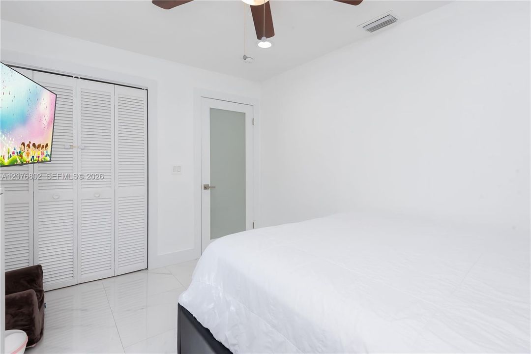 En Venta: $1,150,000 (4 camas, 3 baños, 2838 Pies cuadrados)