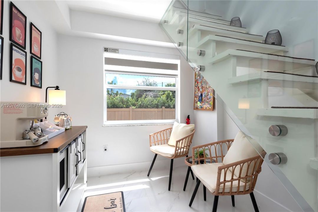 En Venta: $1,150,000 (4 camas, 3 baños, 2838 Pies cuadrados)