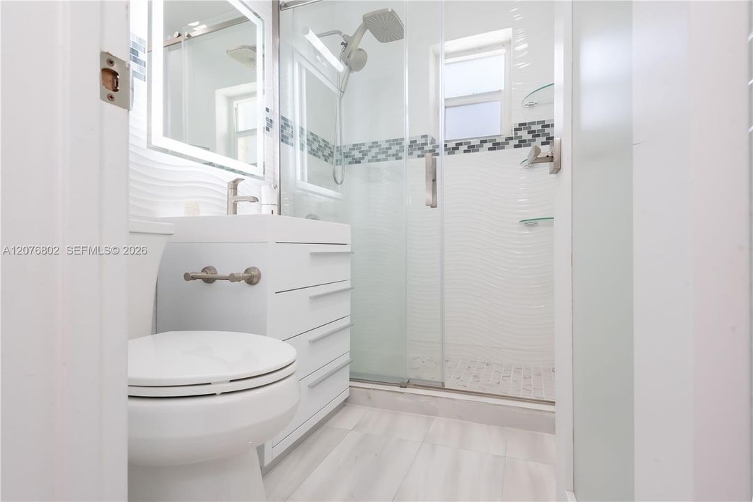 En Venta: $1,150,000 (4 camas, 3 baños, 2838 Pies cuadrados)