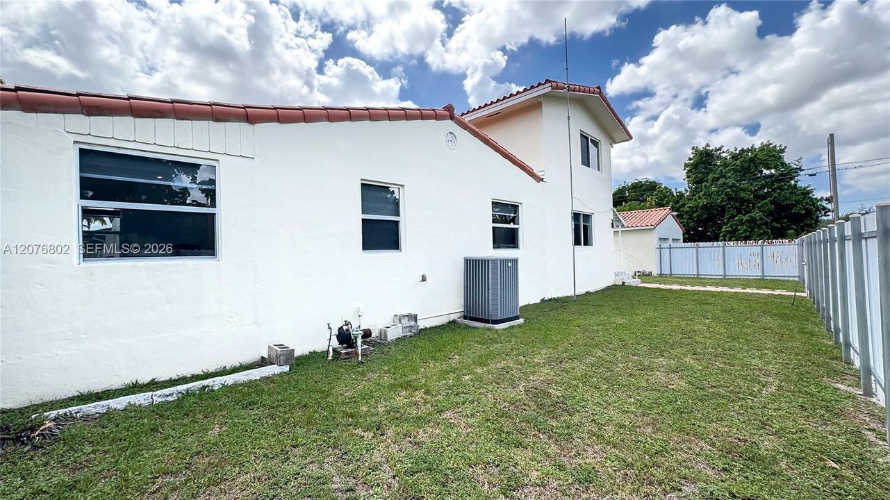 En Venta: $1,150,000 (4 camas, 3 baños, 2838 Pies cuadrados)