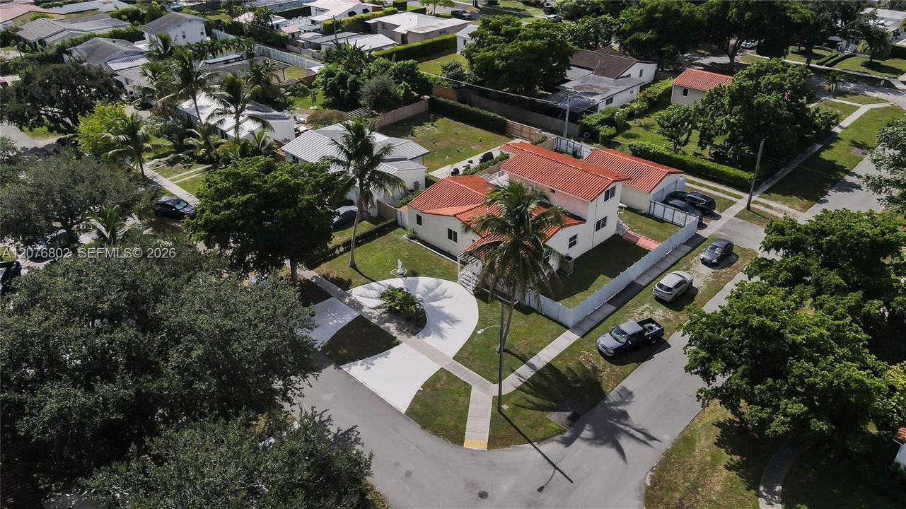 En Venta: $1,150,000 (4 camas, 3 baños, 2838 Pies cuadrados)