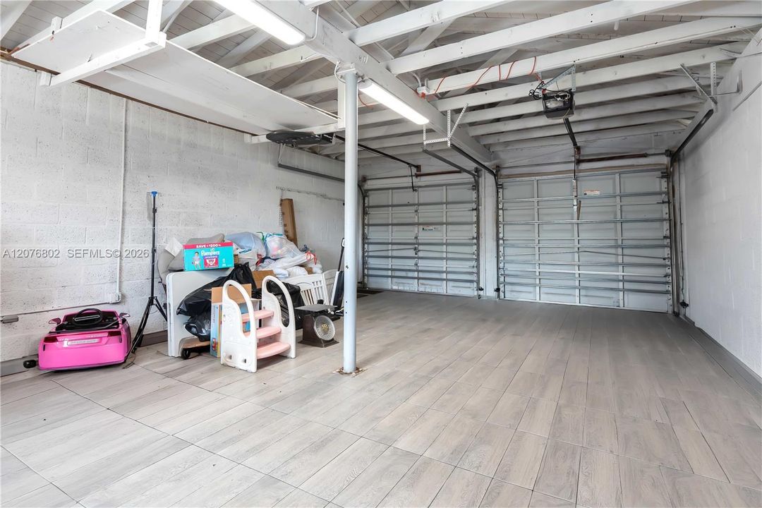 En Venta: $1,150,000 (4 camas, 3 baños, 2838 Pies cuadrados)