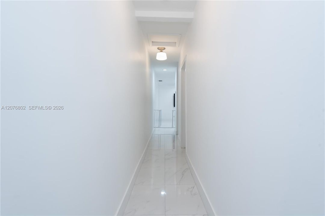 En Venta: $1,150,000 (4 camas, 3 baños, 2838 Pies cuadrados)
