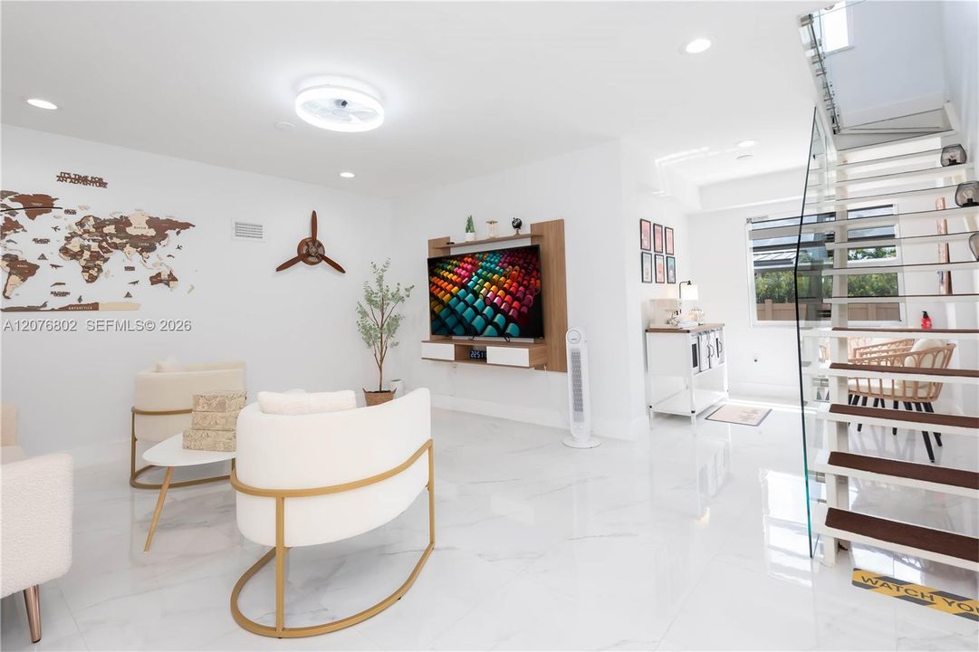 En Venta: $1,150,000 (4 camas, 3 baños, 2838 Pies cuadrados)