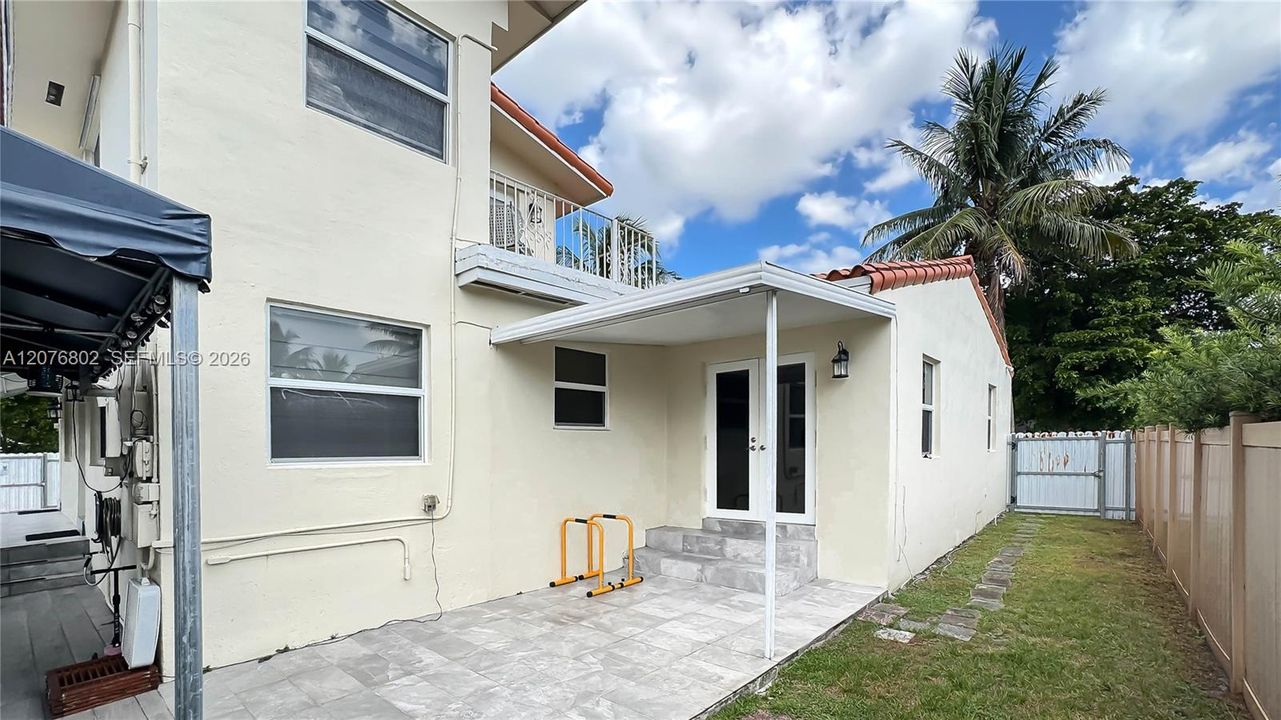 En Venta: $1,150,000 (4 camas, 3 baños, 2838 Pies cuadrados)