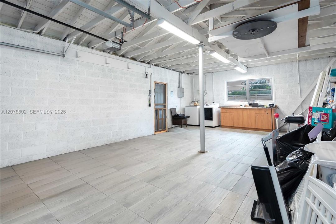 En Venta: $1,150,000 (4 camas, 3 baños, 2838 Pies cuadrados)