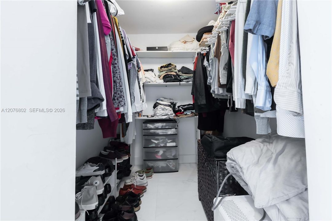 En Venta: $1,150,000 (4 camas, 3 baños, 2838 Pies cuadrados)