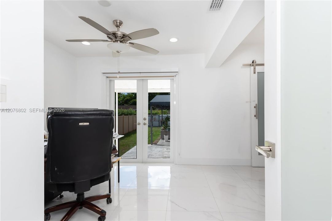 En Venta: $1,150,000 (4 camas, 3 baños, 2838 Pies cuadrados)