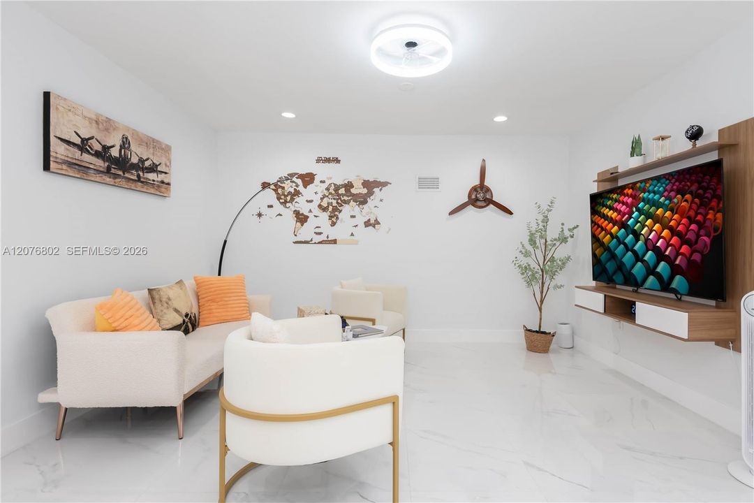 En Venta: $1,150,000 (4 camas, 3 baños, 2838 Pies cuadrados)