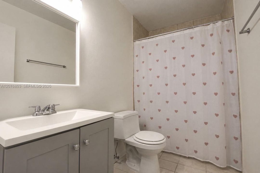 En Venta: $550,000 (3 camas, 2 baños, 1613 Pies cuadrados)