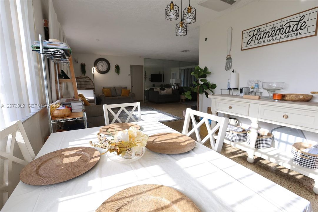 En Venta: $550,000 (3 camas, 2 baños, 1613 Pies cuadrados)