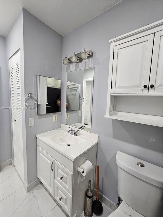 For Sale: $259,900 (1 beds, 1 baths, 862 Square Feet)