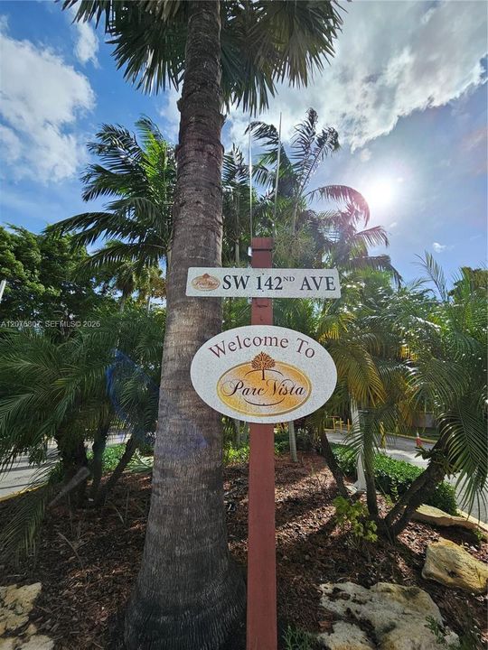 For Sale: $259,900 (1 beds, 1 baths, 862 Square Feet)