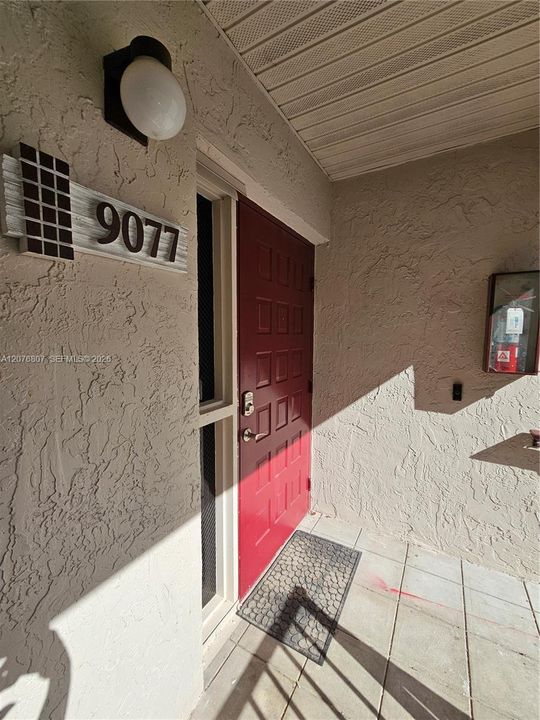 For Sale: $259,900 (1 beds, 1 baths, 862 Square Feet)