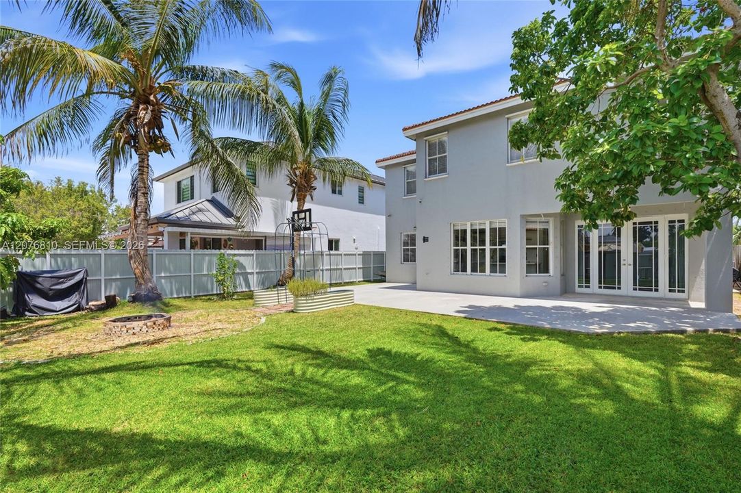 For Sale: $649,900 (4 beds, 2 baths, 2440 Square Feet)