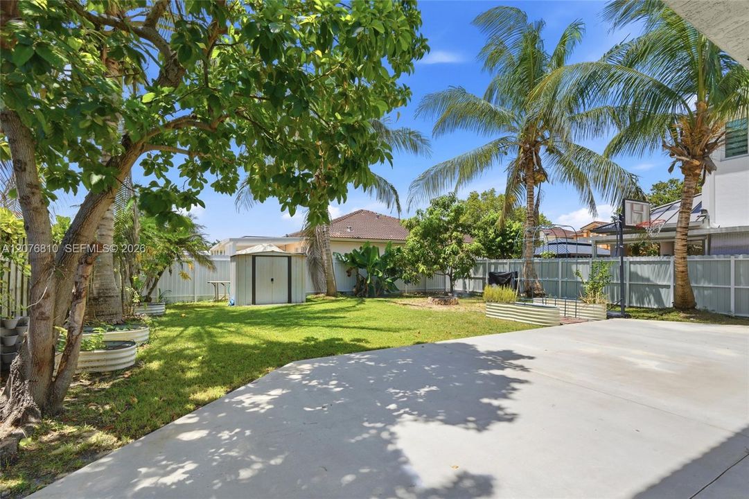 For Sale: $649,900 (4 beds, 2 baths, 2440 Square Feet)