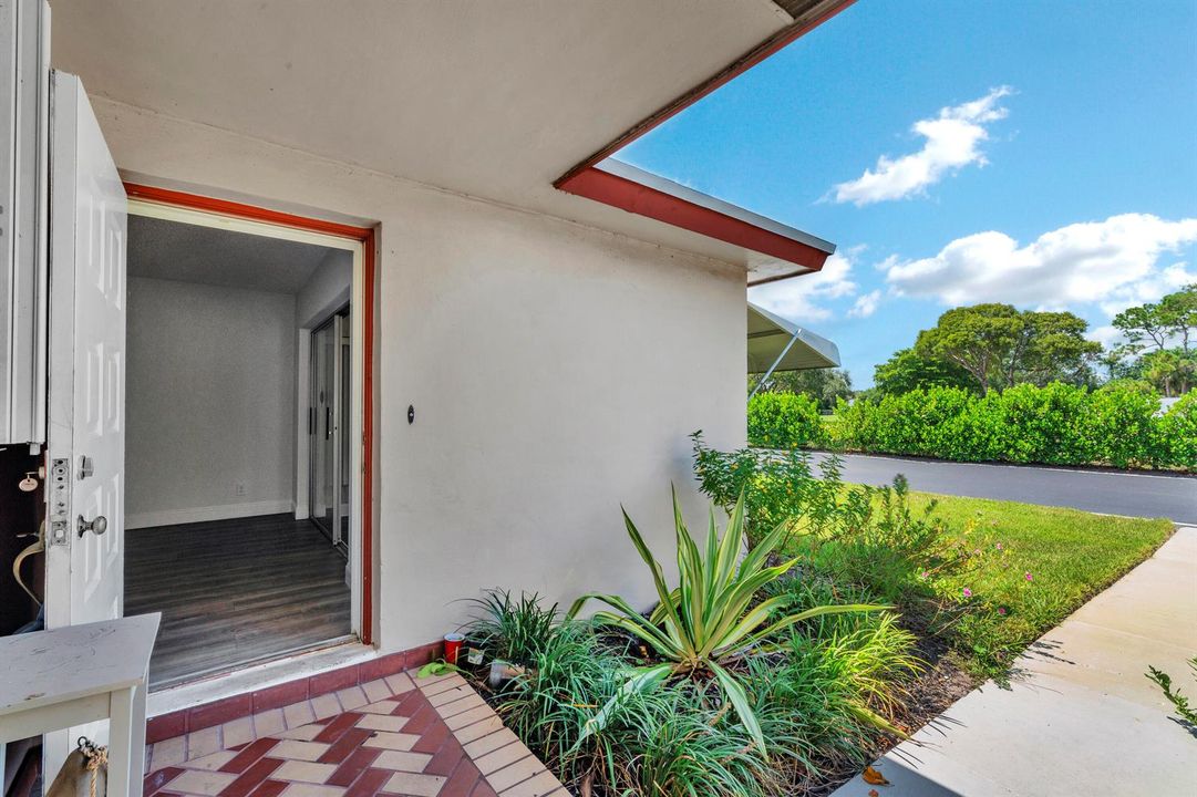 2 Entryway (1)