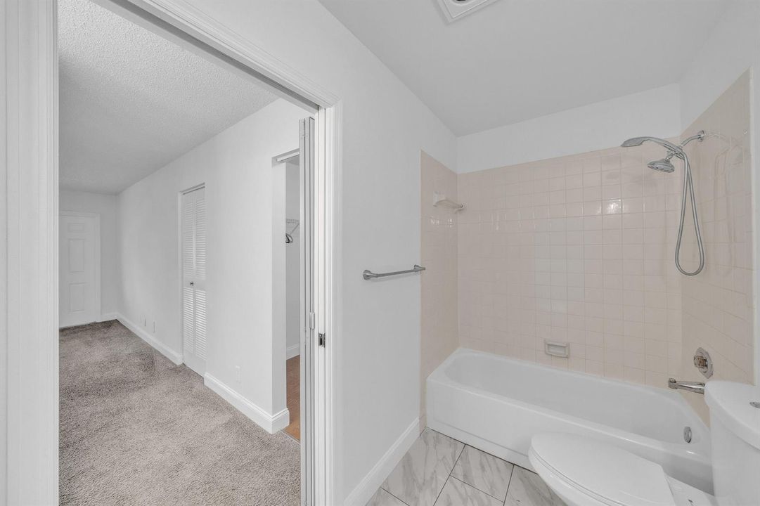 11 Primary Bathroom (3)