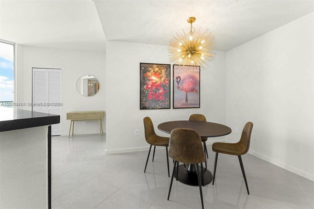 В аренду: $3,450 (1 спален, 1 ванн, 733 Квадратных фут)