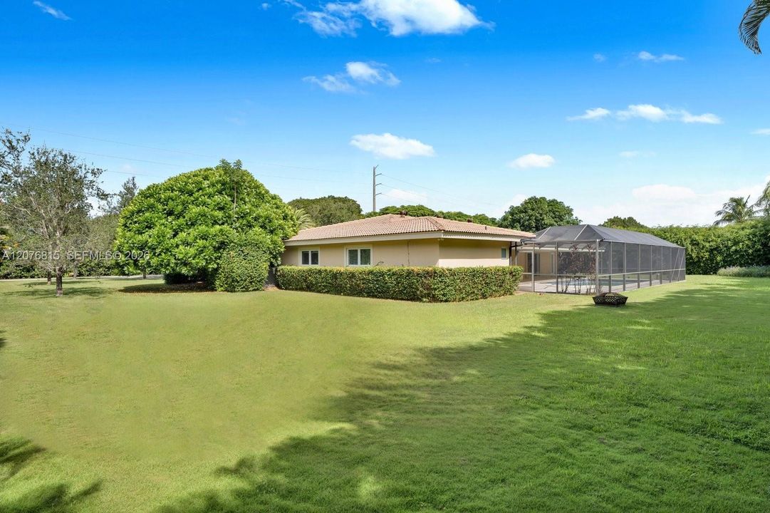 En Venta: $3,200,000 (4 camas, 3 baños, 2658 Pies cuadrados)