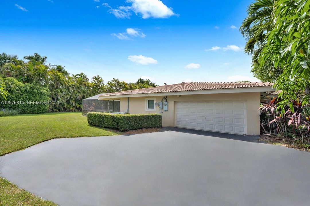 En Venta: $3,200,000 (4 camas, 3 baños, 2658 Pies cuadrados)