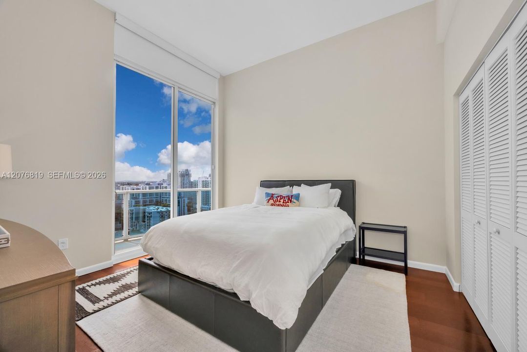 For Rent: $6,000 (2 beds, 2 baths, 1400 Square Feet)