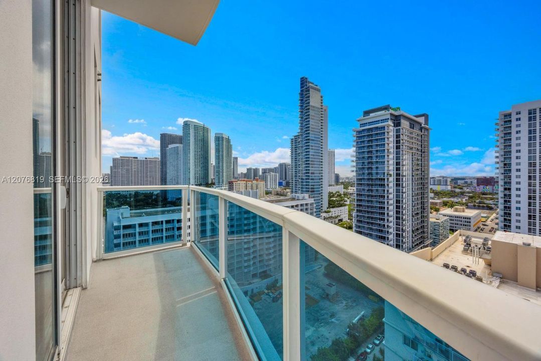 For Rent: $6,000 (2 beds, 2 baths, 1400 Square Feet)