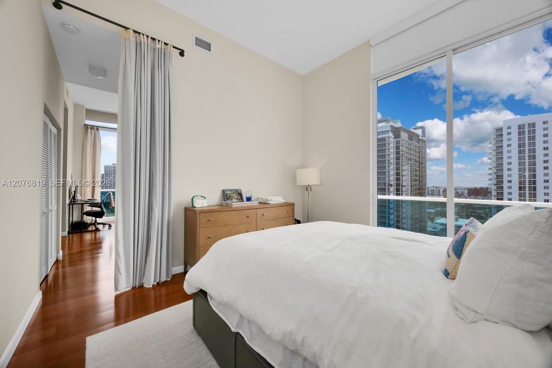 For Rent: $6,000 (2 beds, 2 baths, 1400 Square Feet)