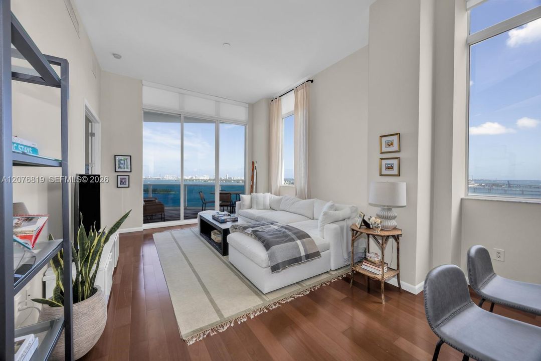 For Rent: $6,000 (2 beds, 2 baths, 1400 Square Feet)