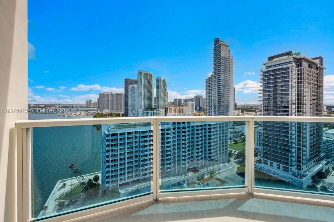 For Rent: $6,000 (2 beds, 2 baths, 1400 Square Feet)
