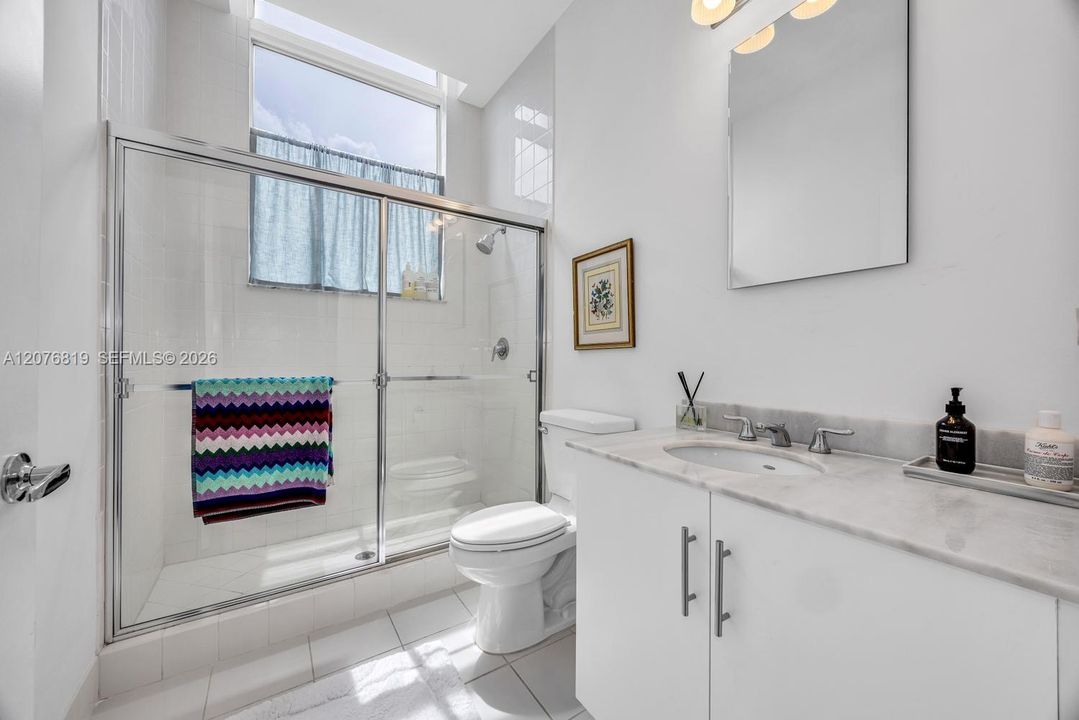 For Rent: $6,000 (2 beds, 2 baths, 1400 Square Feet)