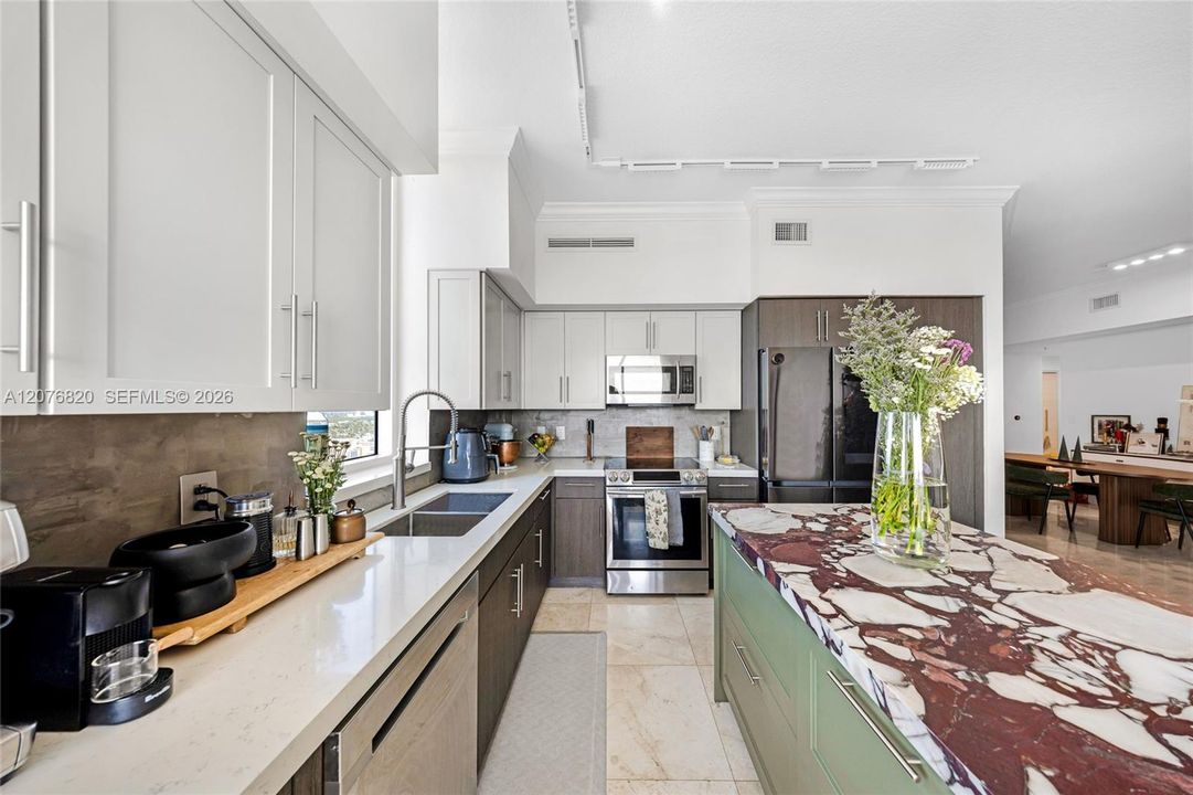 В аренду: $4,500 (2 спален, 2 ванн, 1354 Квадратных фут)