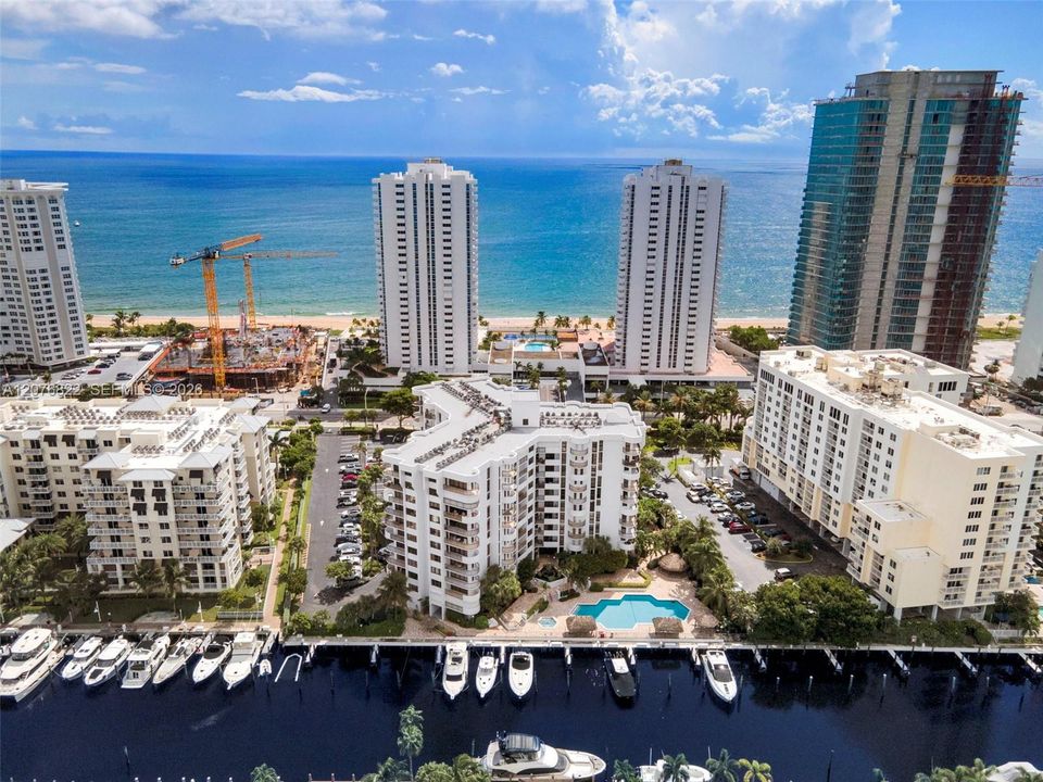 En Venta: $665,000 (2 camas, 2 baños, 1530 Pies cuadrados)