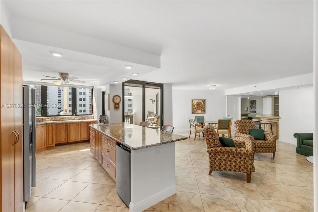 En Venta: $665,000 (2 camas, 2 baños, 1530 Pies cuadrados)