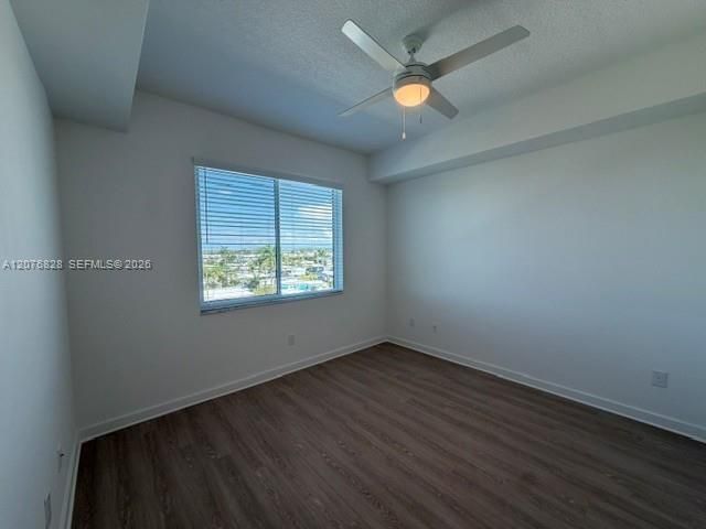 For Rent: $1,075 (2 beds, 2 baths, 865 Square Feet)