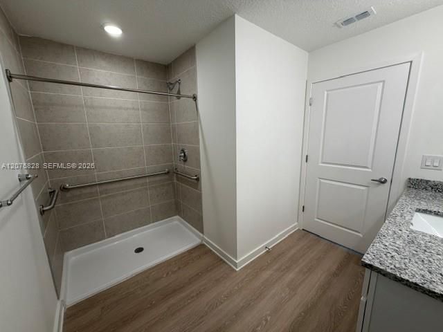 For Rent: $1,075 (2 beds, 2 baths, 865 Square Feet)